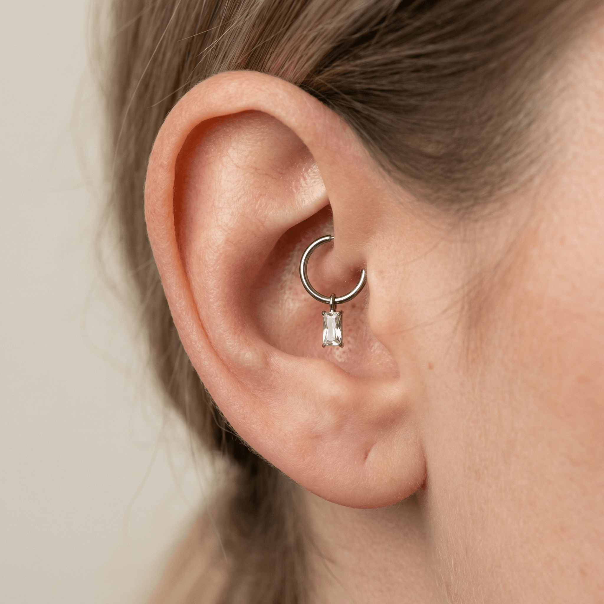 Baguette Front Helix Piercing - Silver titanium baguette zircon