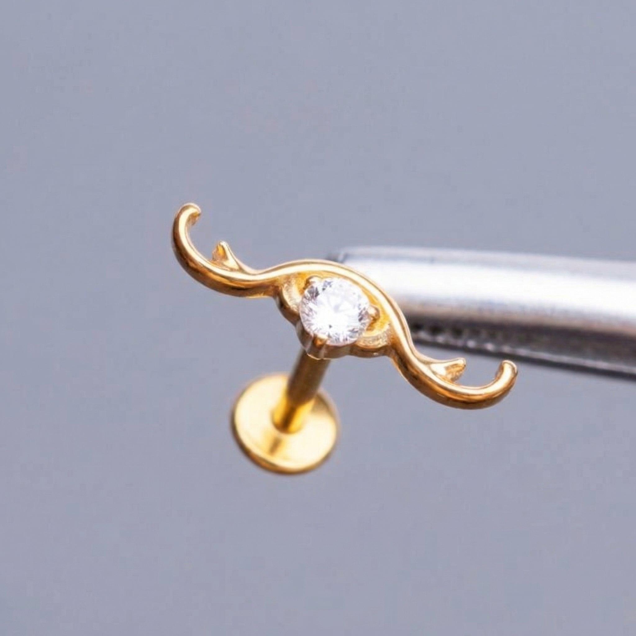 Curved Hidden Helix Piercing - Gold curved wave stud