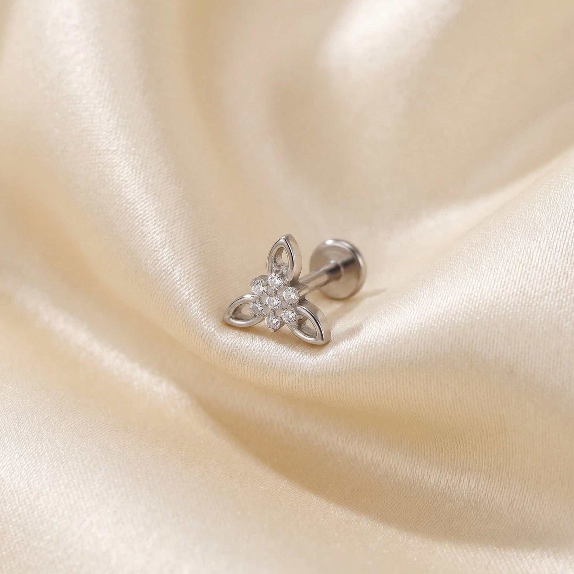 Cz Front Helix Piercing - Silver titanium CZ flower