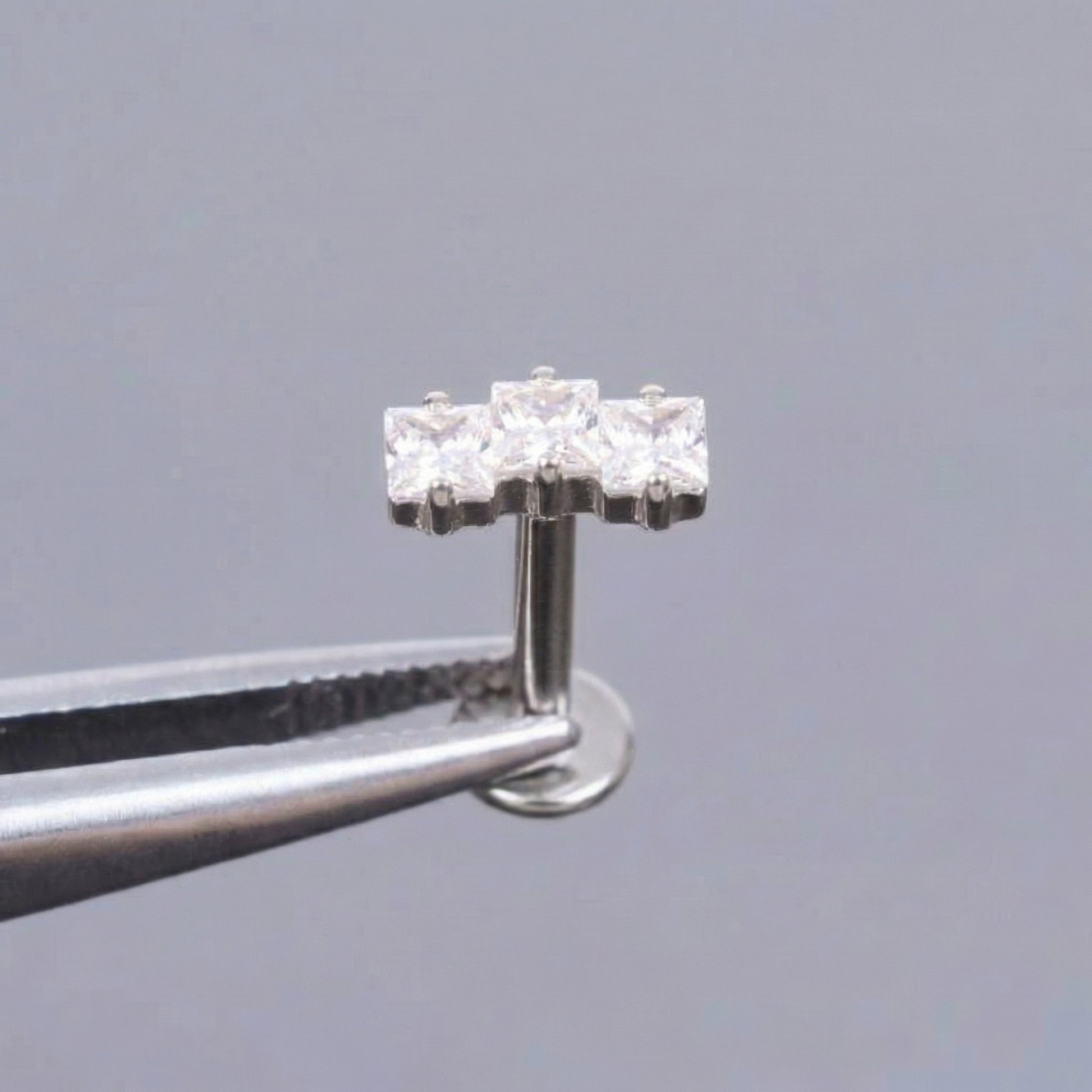 Zircon Helix Ear Piercing - Silver triple zircon faux