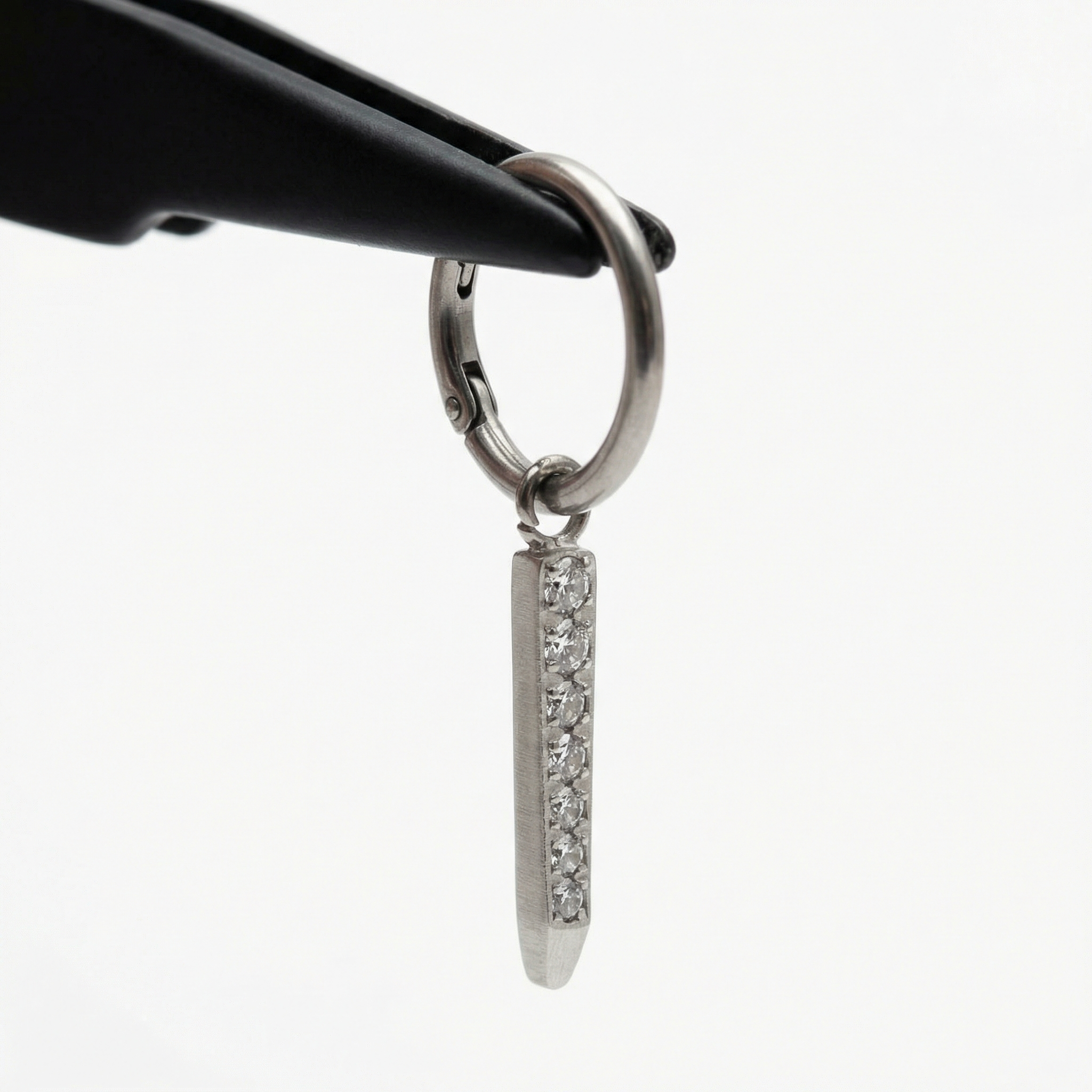 Vertical Front Helix Piercing - Precision piercing pliers holding
